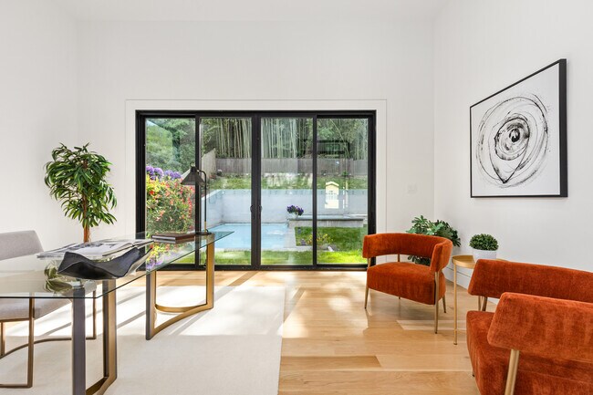 Foto del edificio - 3554 Military Rd