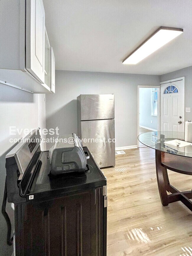 Foto del edificio - 6922 Morgan Ave
