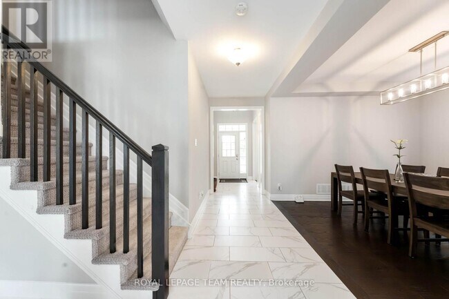 Building Photo - 648 Pearl Dace Cres