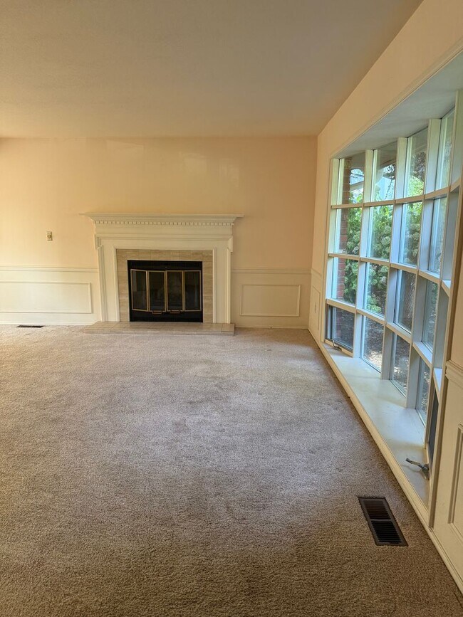 Foto del edificio - Elegant Bellevue Home for rent