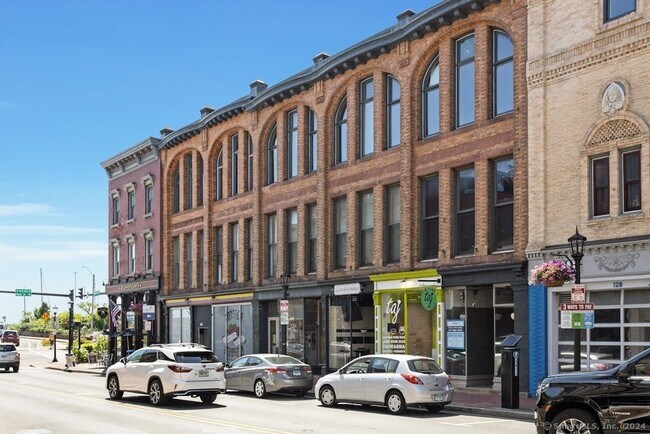 Building Photo - 134 Washington St