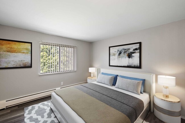 Building Photo - Town & Country Apartments