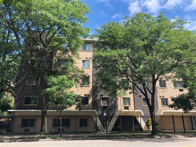 Foto del edificio - 1060 W Hollywood Ave