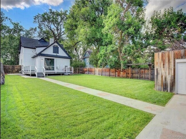 Foto del edificio - 2126 Grove St