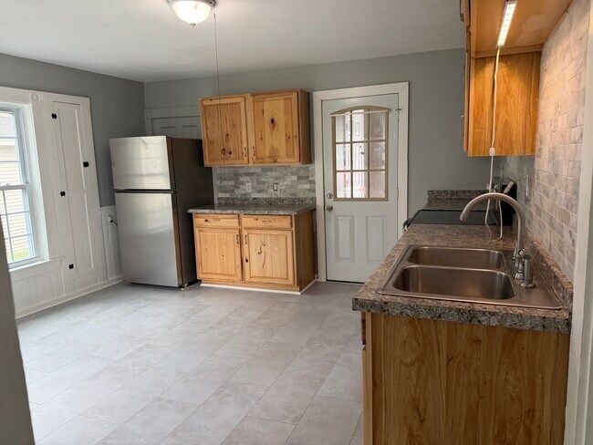 Kitchen - 336 Portland St