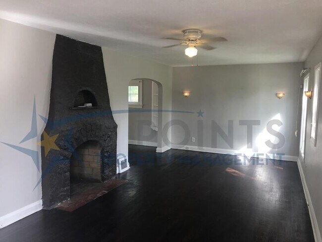 Foto del edificio - 3954 E 155th St