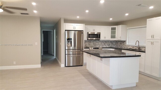 Foto del edificio - 1020 NW 88th Ave