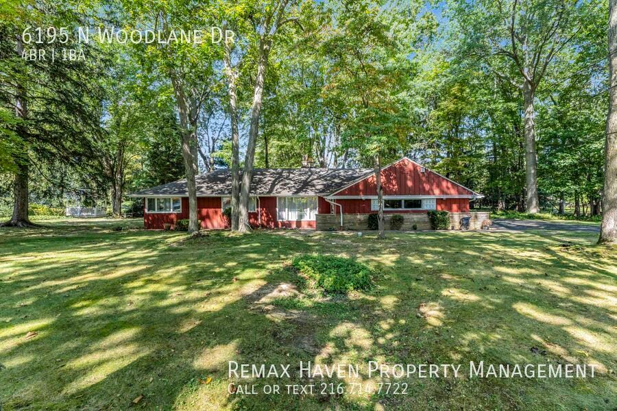 Primary Photo - 6195 N Woodlane Dr