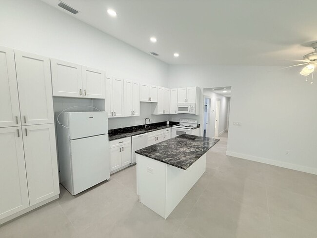 Photo - 1011-1013 3rd St W Apartment