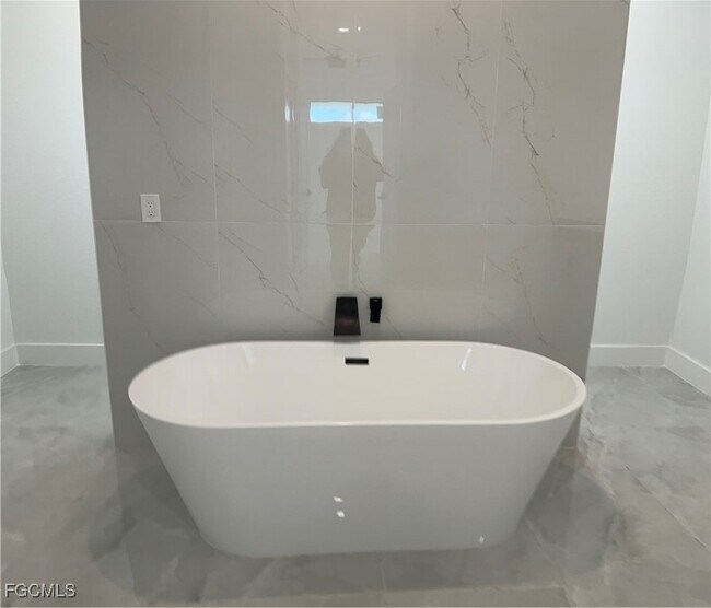 Foto del edificio - 804 NW 36th Pl