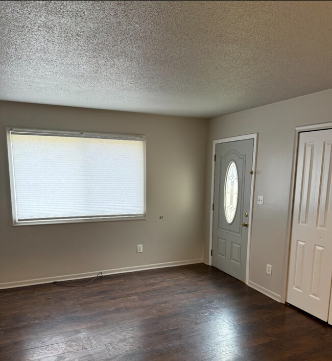 Foto del edificio - 1054 Fred W Moore Hwy