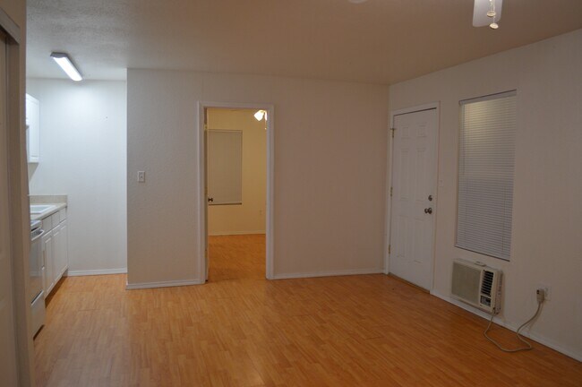 Building Photo - 133 Walker Rd