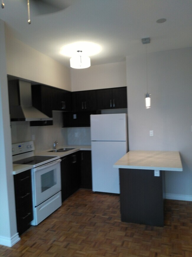 1809 Danforth Av Unit 44, Toronto, ON M4C 1J2 Apartments 1809