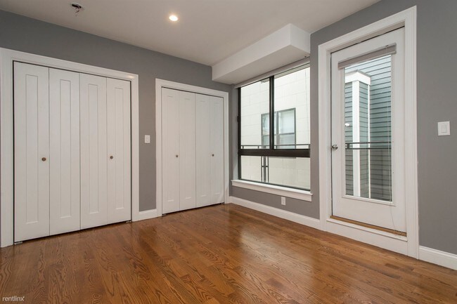 Building Photo - 339 D St