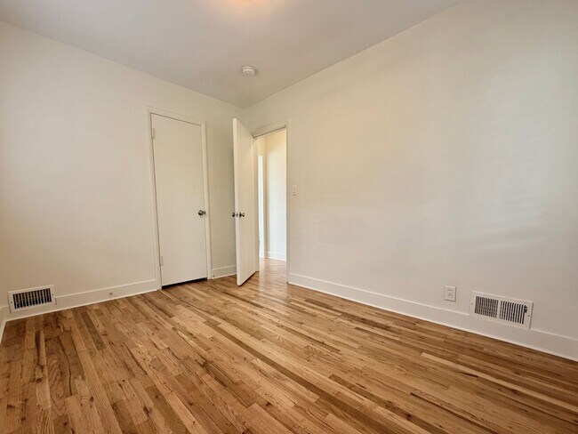 Foto del edificio - Freshly Remodeled 3-Bedroom Home | Pet Friendly | Fenced Yard | No HOA