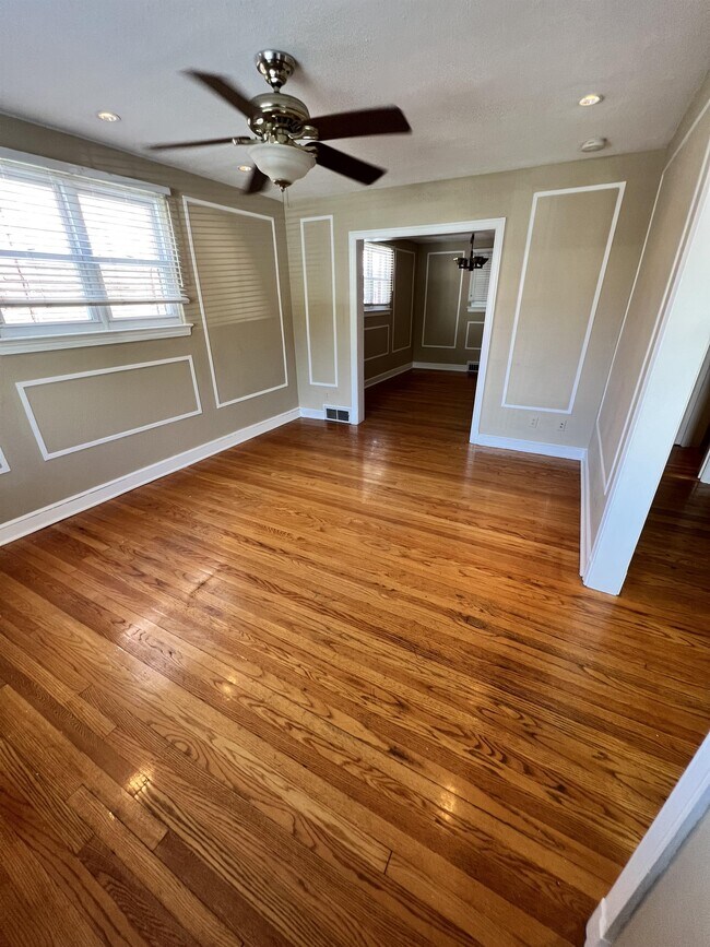 Foto del edificio - 5333 Ames St