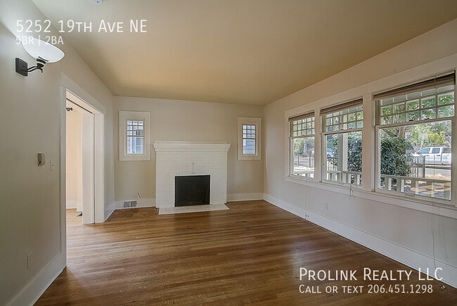 Building Photo - 5252 19th Ave NE