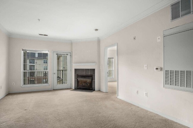 Modern Condo Living with Balcony and Great Location - Modern Condo Living with Balcony and Great Location