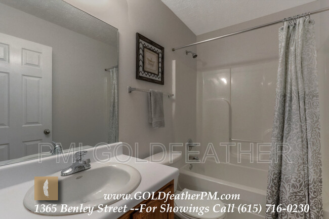 Building Photo - 1355 Benley St