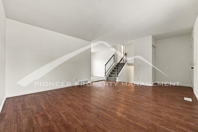 Building Photo - 12854 E Florida Dr