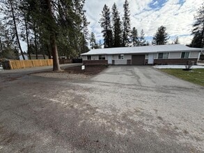 Building Photo - 908 E Violet Ave