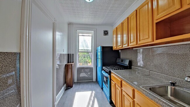 Foto del edificio - 1678 Grove St