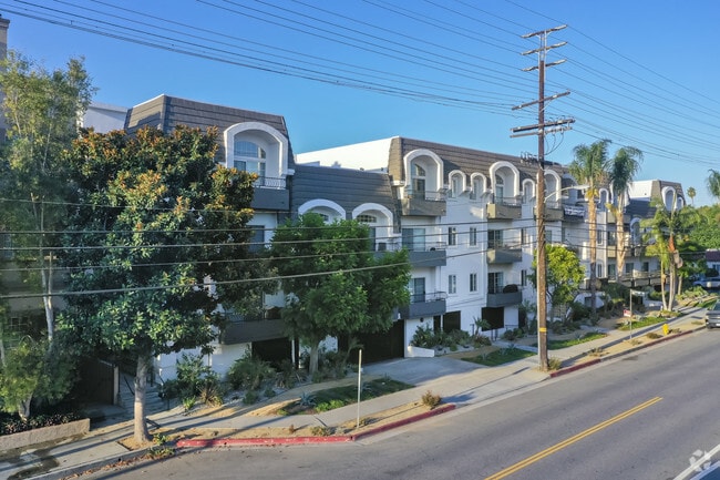 Aerial Photo - Chateau Toluca Apartments