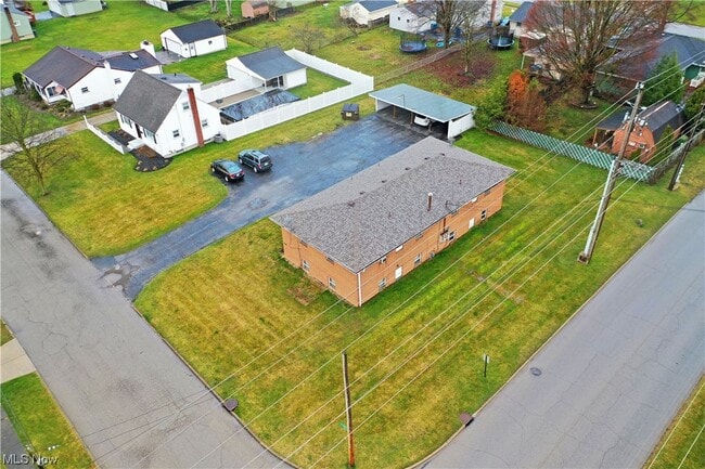 Building Photo - 560 Gladys St SE