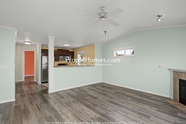 Building Photo - Two Bedroom Condo in the Heart of Bethany!