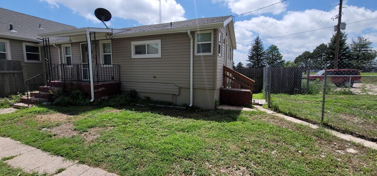 Foto principal - Available Now- Clean, Cute 1 bed,- 1 bath ...
