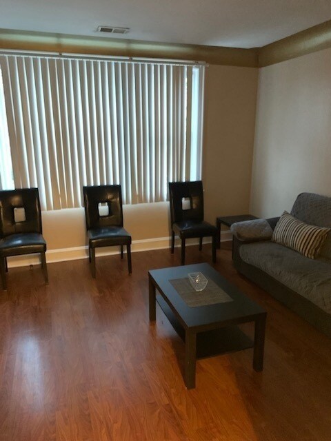 Foto del edificio - 6214 S Kilpatrick Ave