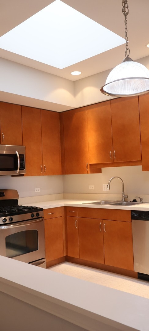 Foto del edificio - 390 Western Ave