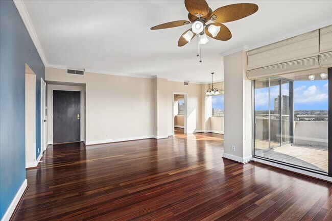 Foto del edificio - 5000 Montrose Blvd