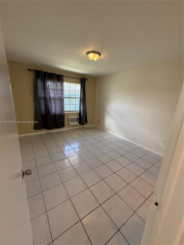 Foto del edificio - 48 NW 77th St