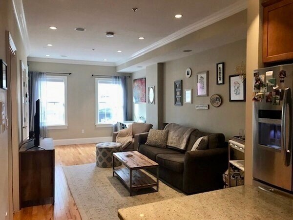 Foto del edificio - 252 Gold Street Unit 1