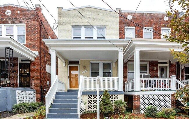Building Photo - 1439 Ridge Pl SE