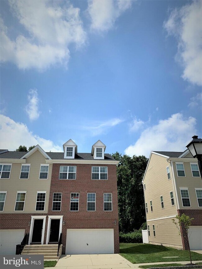 Foto del edificio - 135 Creekside Way