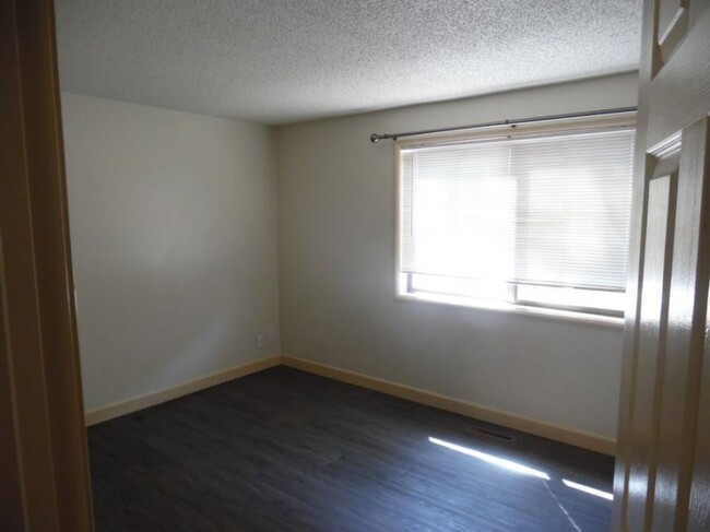 Building Photo - 2 bedroom in Billings MT 59102