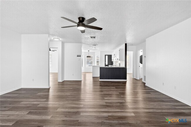 Foto del edificio - 4408 Janelle Dr