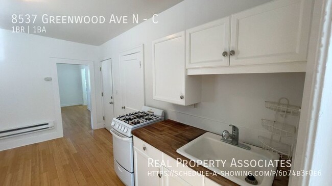 Building Photo - Greenwood One Bedroom