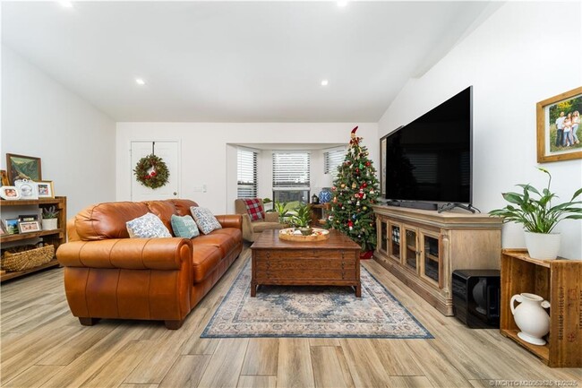 Foto del edificio - 2141 SW Janette Ave