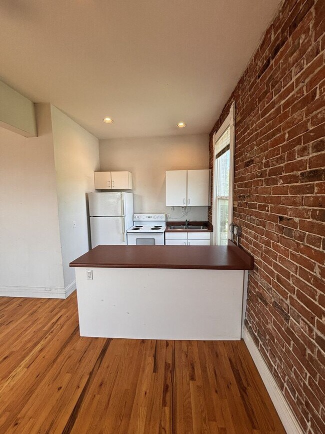 Foto del edificio - Charming Downtown Hotchkiss Apartment – Water, Sewer, & Trash Included!