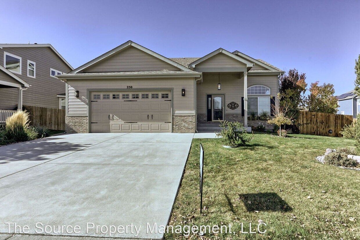 3 br, 2.5 bath House 250 Ricker Ln House Rental in Johnstown, CO