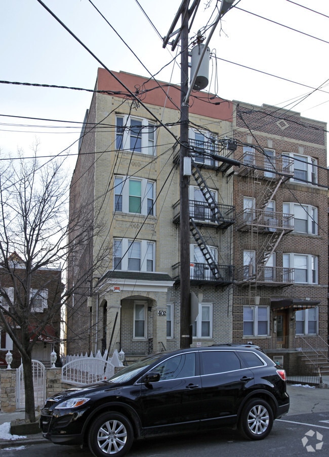 Building Photo - 402 MOUNTAIN Rd