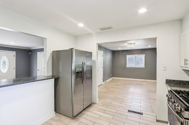Foto del edificio - 1112 Rosary Ln