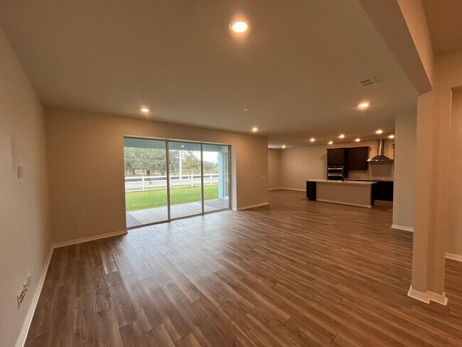 Foto del edificio - 5625 Cedar Chase Dr