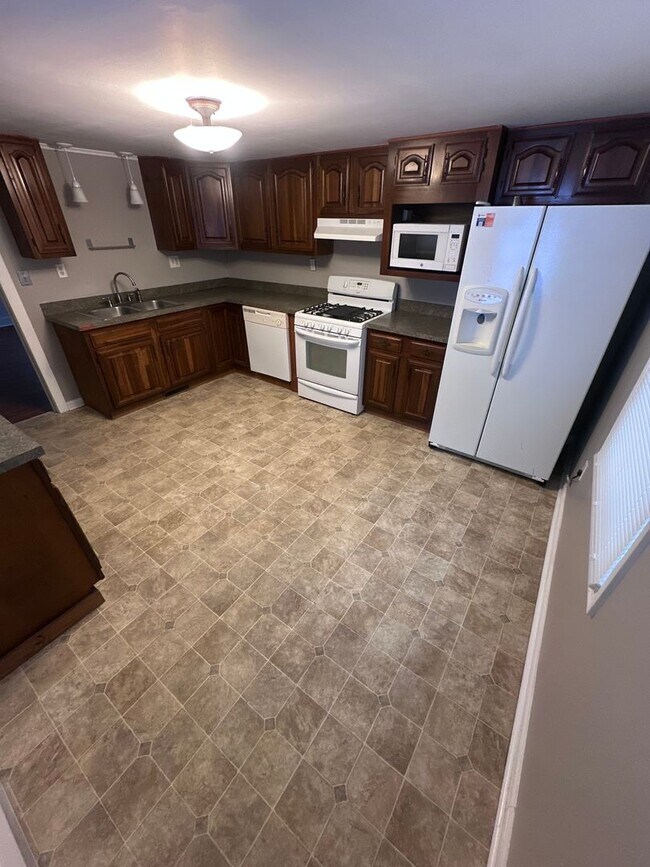 Foto del edificio - Apartment Available in Village of Liverpool