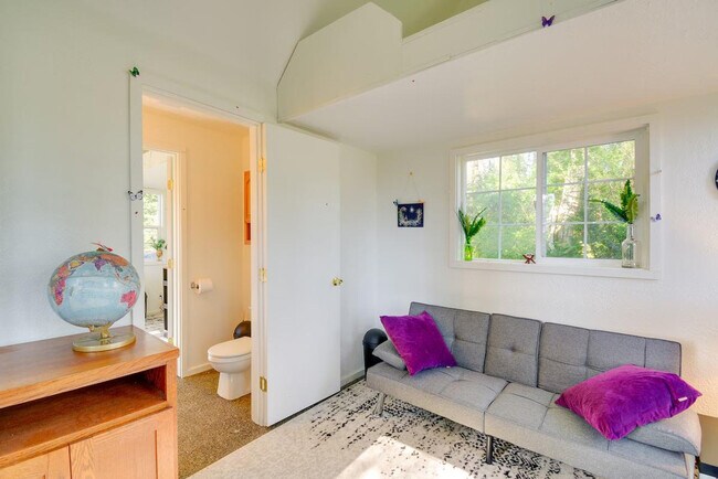 Building Photo - 50 E Treasure Island Dr