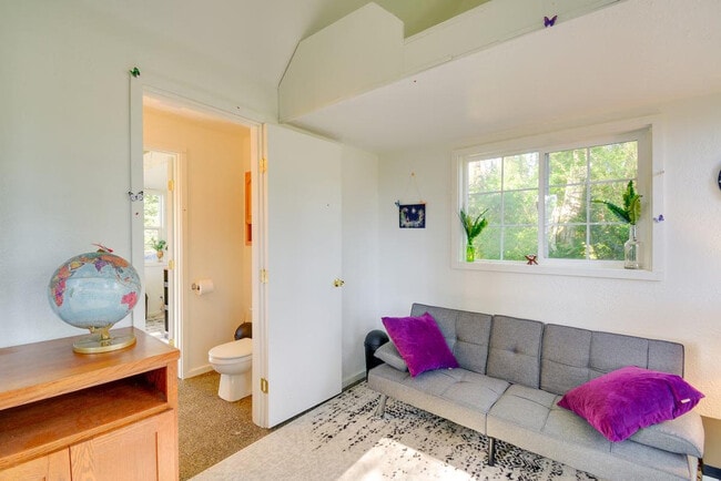 Building Photo - 50 E Treasure Island Dr