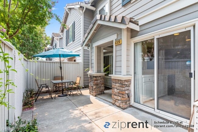 Building Photo - 2 br, 2.5 bath Townhome - 6320 Island Pine...